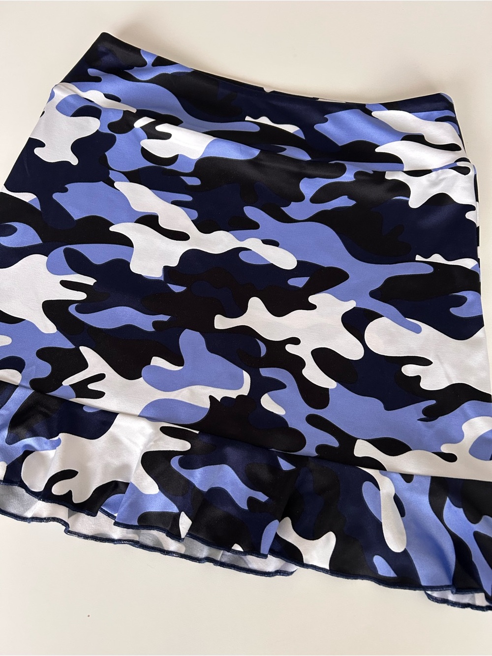 GOLFTINI Community-Long Blue Camo Ruffled Skort Women’s Size Small